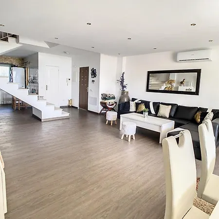 La Hidalga By Beehive Vacances