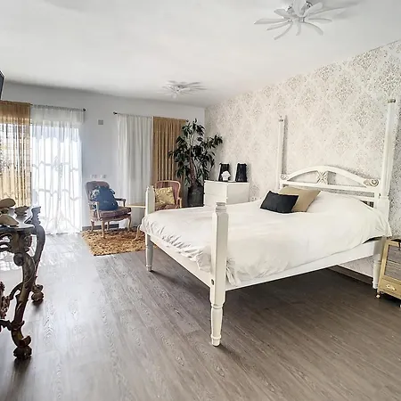 La Hidalga By Beehive Vacances *